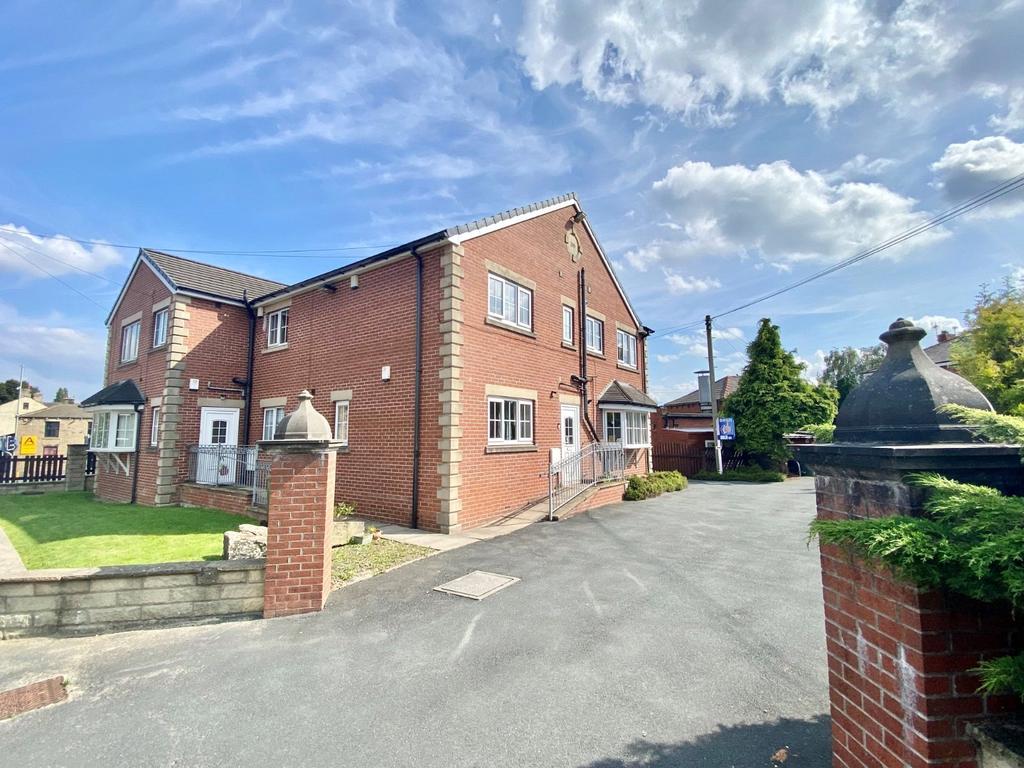 Lumb Lane, Roberttown, Liversedge, WF15 1 bed apartment £575 pcm (£