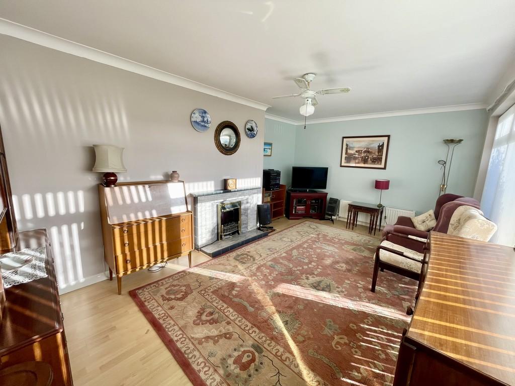 Highfield Road, Corfe Mullen 2 bed detached bungalow for sale £389,500