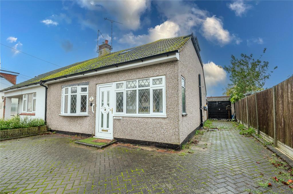 Church Road, Barling Magna, Essex, SS3 3 bed bungalow £400,000