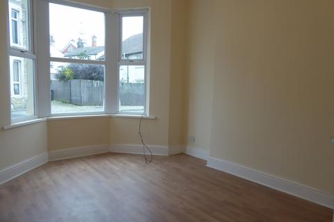 1 bedroom flat to rent, Kensington Road, Morecambe, LA4