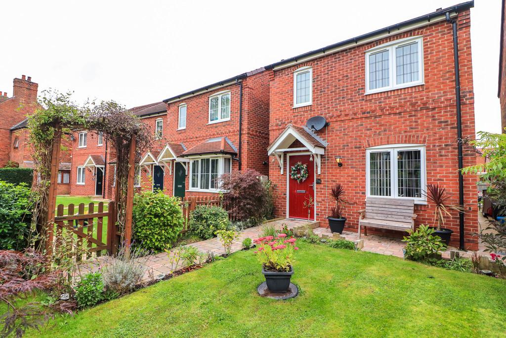 Boulters Lane, Wood End 3 bed detached house for sale £310,000