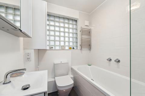 4, Cleveland Court Spring Grove Road, Richmond, TW10 6EJ