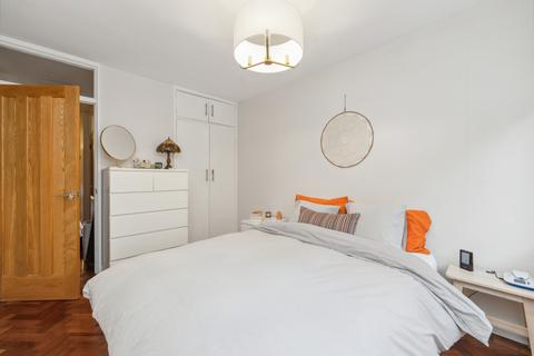 4, Cleveland Court Spring Grove Road, Richmond, TW10 6EJ
