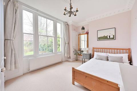 2 bedroom flat for sale, Alton Road, Roehampton, London, SW15