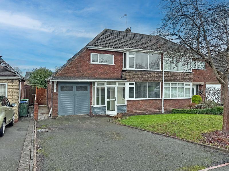 Wake Green Road, Tipton 3 bed semidetached house for sale £290,000