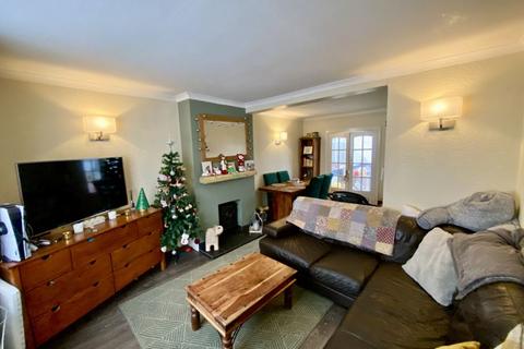 56 The Crescent, Weaverham, Northwich, CW8 3LQ