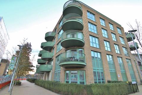 3 bedroom apartment for sale - Tudway Road, London