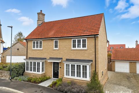 4 bedroom detached house for sale, Bowyers Road, Dunmow, CM6