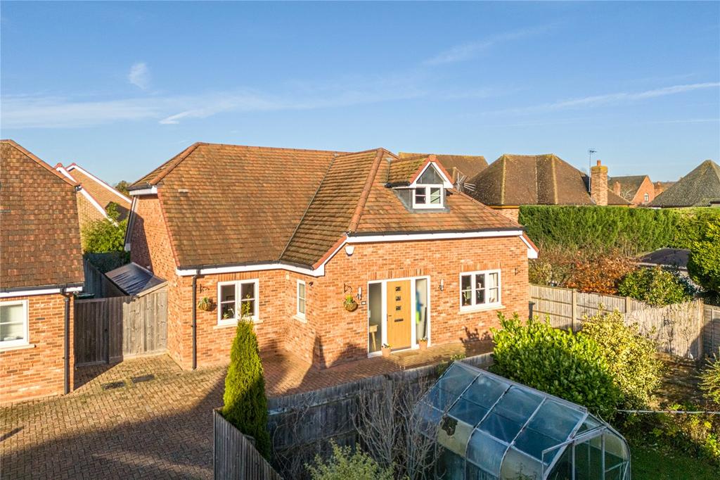 Newbury Lane, Silsoe, Bedfordshire, MK45 4 bed detached house for sale ...