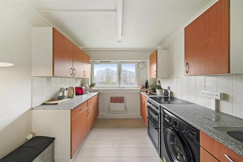 2 bedroom flat for sale, Lemon Grove, Feltham TW13