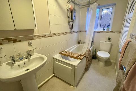 25 Pasture Close, Sherburn In Elmet, Leeds, LS25 6LJ