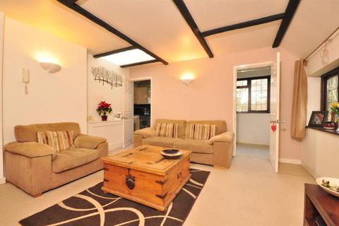 2 bedroom apartment for sale, Haslemere Road, Liphook