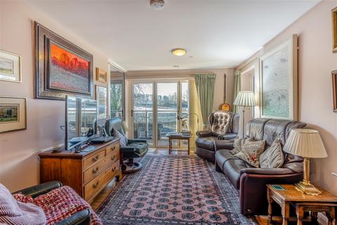 2 bedroom apartment for sale, 32 Queen Elizabeth Court, Tram Lane, Kirkby Lonsdale, LA6 2FF