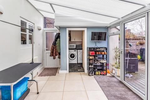 21 Frant Field, Edenbridge, TN8 5BB
