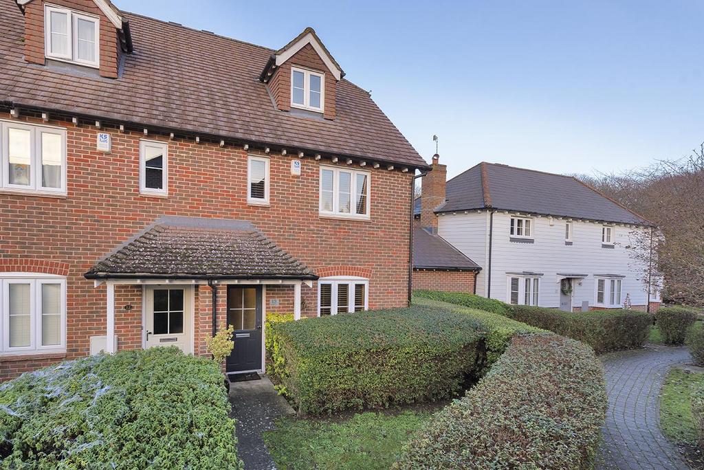 Mcarthur Drive, Kings Hill, ME19 4GW 3 bed semidetached house for sale