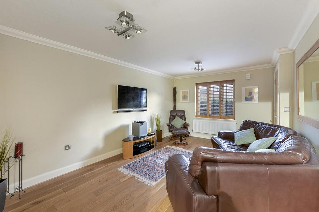 Mcarthur Drive, Kings Hill, ME19 4GW 3 bed semidetached house for sale £450,000