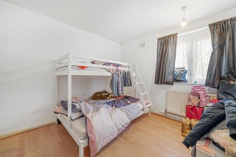 2 bedroom flat for sale - Benton's Lane, West Norwood, SE27