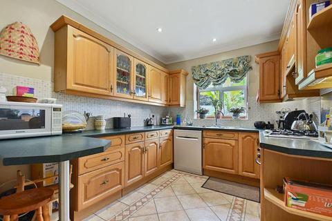2 Ashford Crescent, Ashford, TW15 3ED