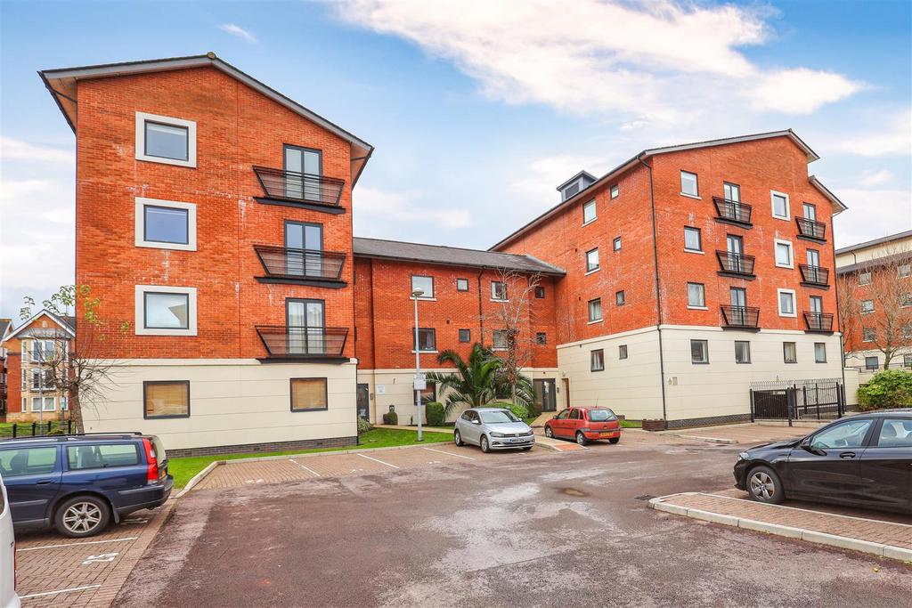 Henke Court, Cardiff Bay, CARDIFF 2 bed property £1,100 pcm (£254 pw)