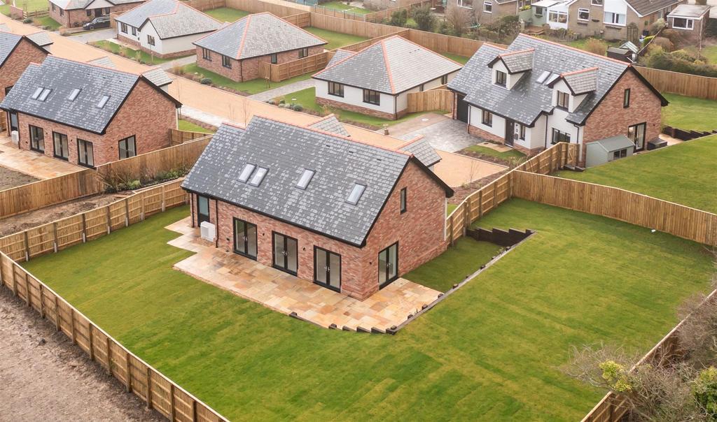 8 Bramble Drive Grounds