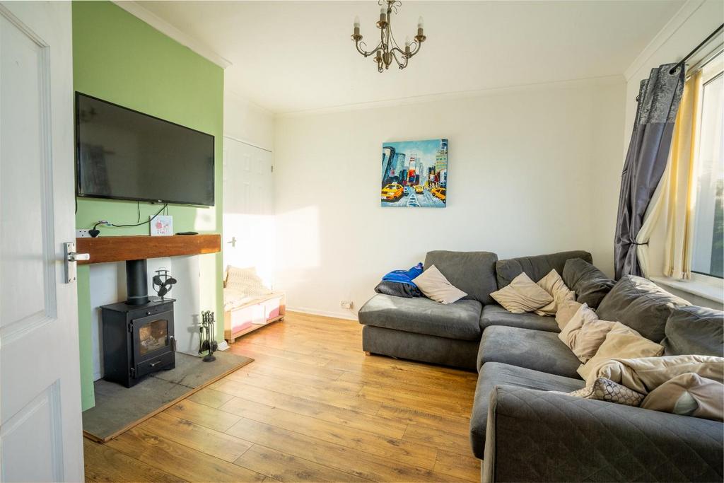 Wains Road, Dringhouses, York 2 bed semidetached house £230,000