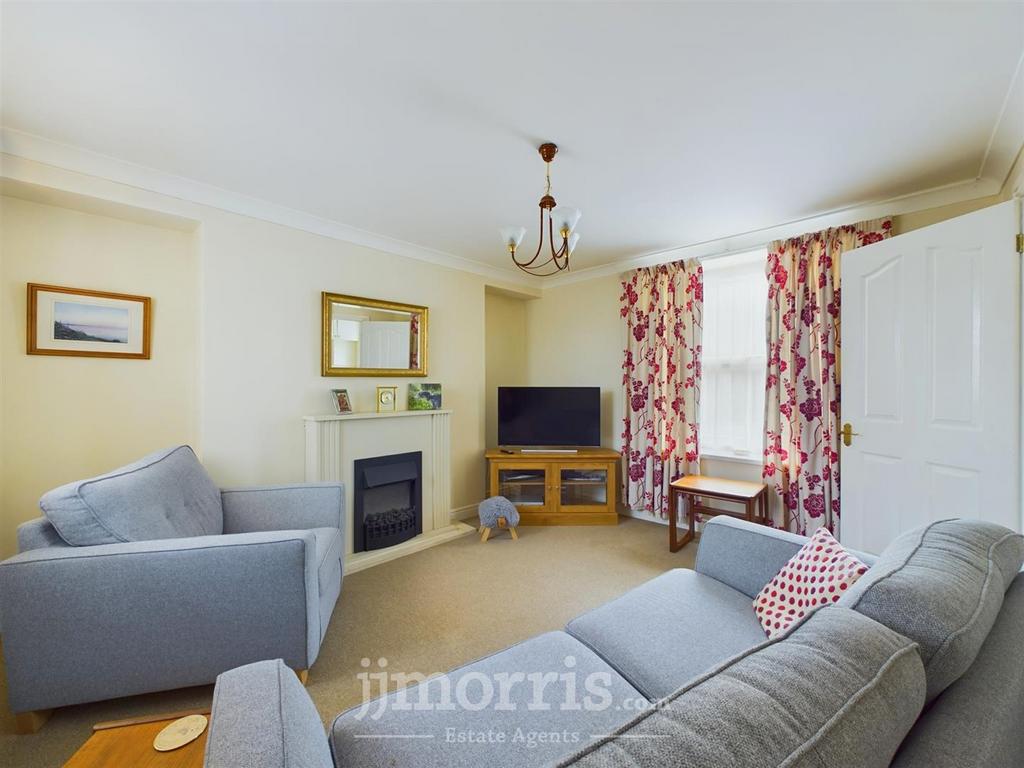 Llandissilio, Clynderwen 3 bed detached house for sale £200,000