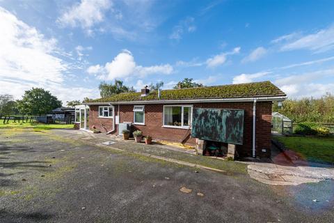 3 bedroom property with land for sale - Frith Common, Eardiston