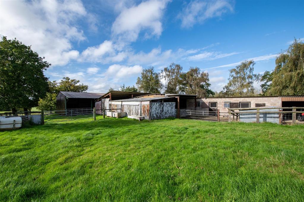 Becketts Bungalow 2   outbuildings and land 6.JPG