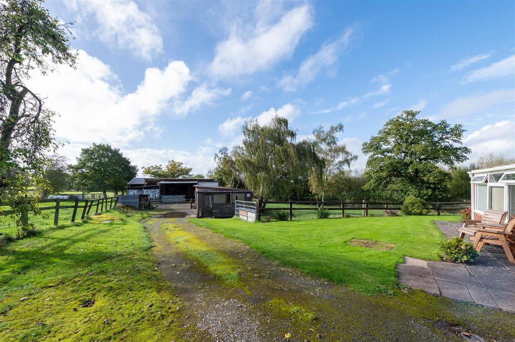 Becketts Bungalow 2 - outbuildings and land-3.JPG