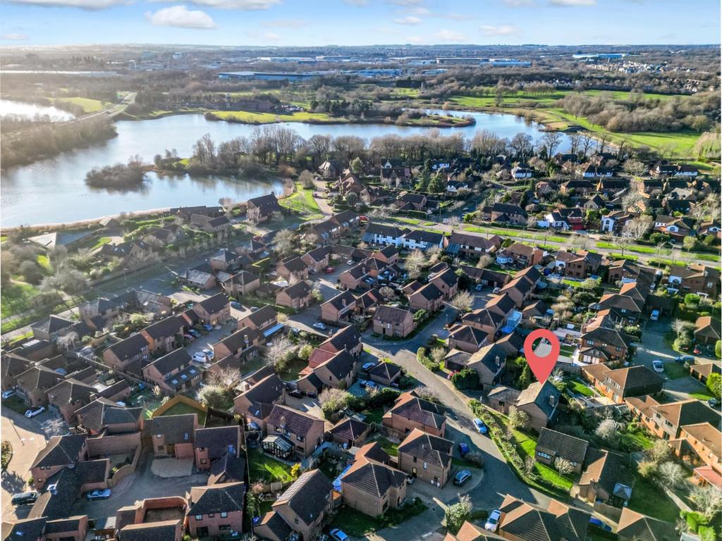 Pearse Grove, Walton Park, Milton Keynes 4 bed detached house for sale £525,000