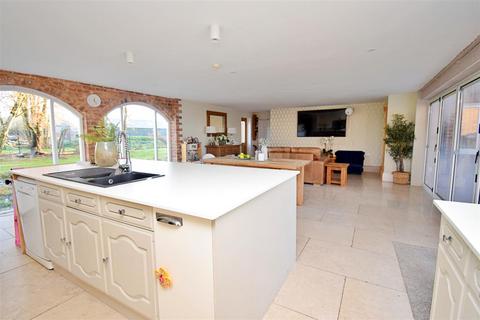 6 bedroom house for sale, Stanford Road, Northampton NN6