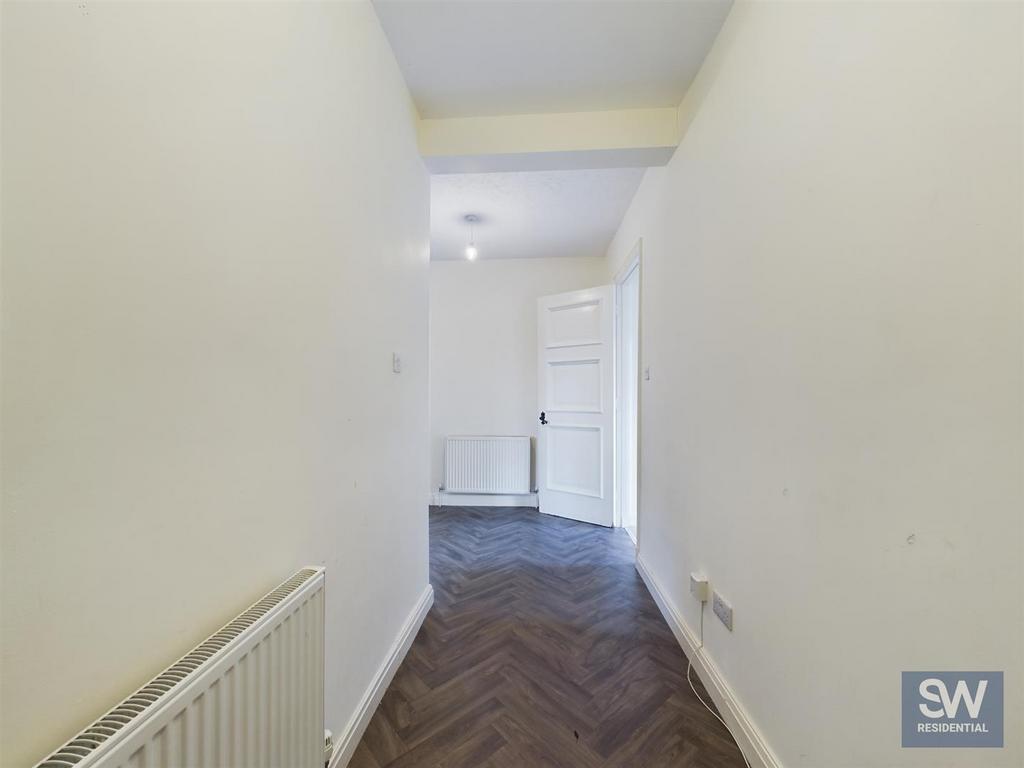 Tynwald Drive, Moortown, Leeds 4 bed detached house to rent £1,350
