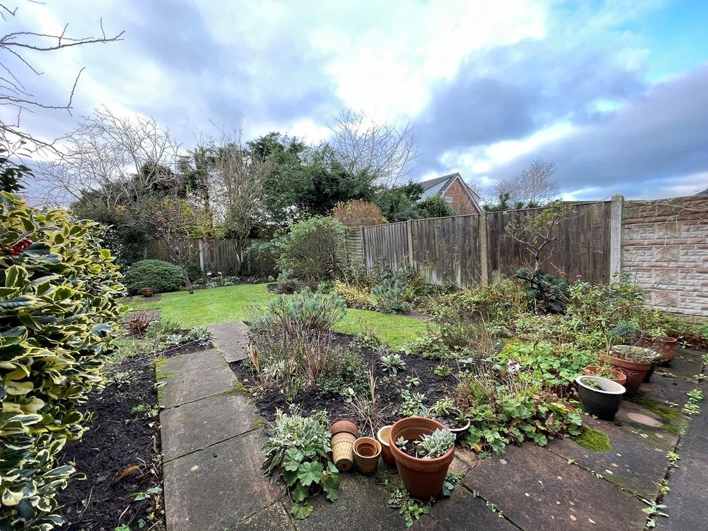 Warren Green, Formby, Liverpool, L37 3 bed semidetached house for sale