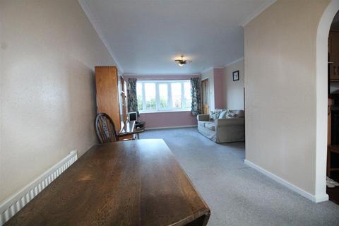 3 bedroom townhouse for sale, Dudley Avenue, Birstall, Batley