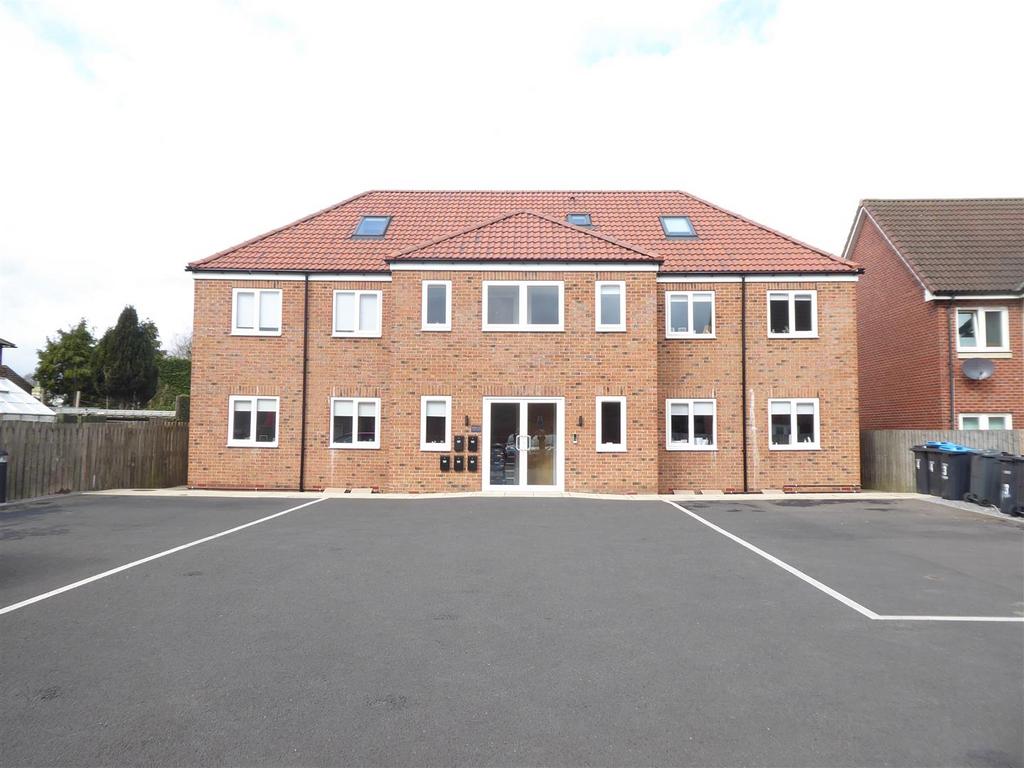 Regency close main pic new.jpg