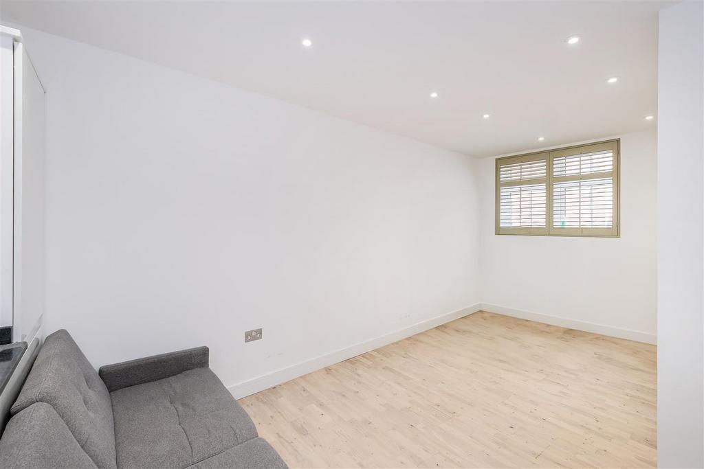 3 Glebeland Court-5.jpg