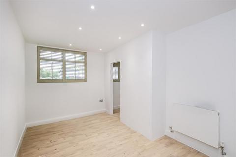 1 bedroom apartment for sale, Glebelands Court, Glebelands Avenue, South Woodford