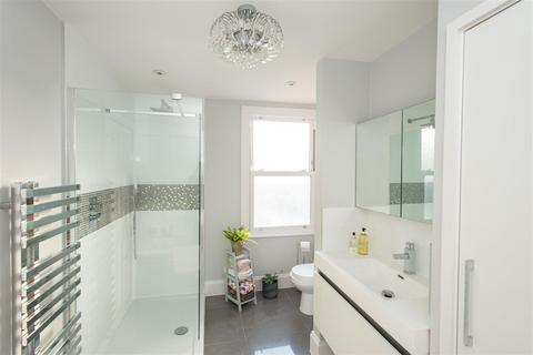 34 Gladstone Road, Farnborough, Orpington, BR6 7DZ