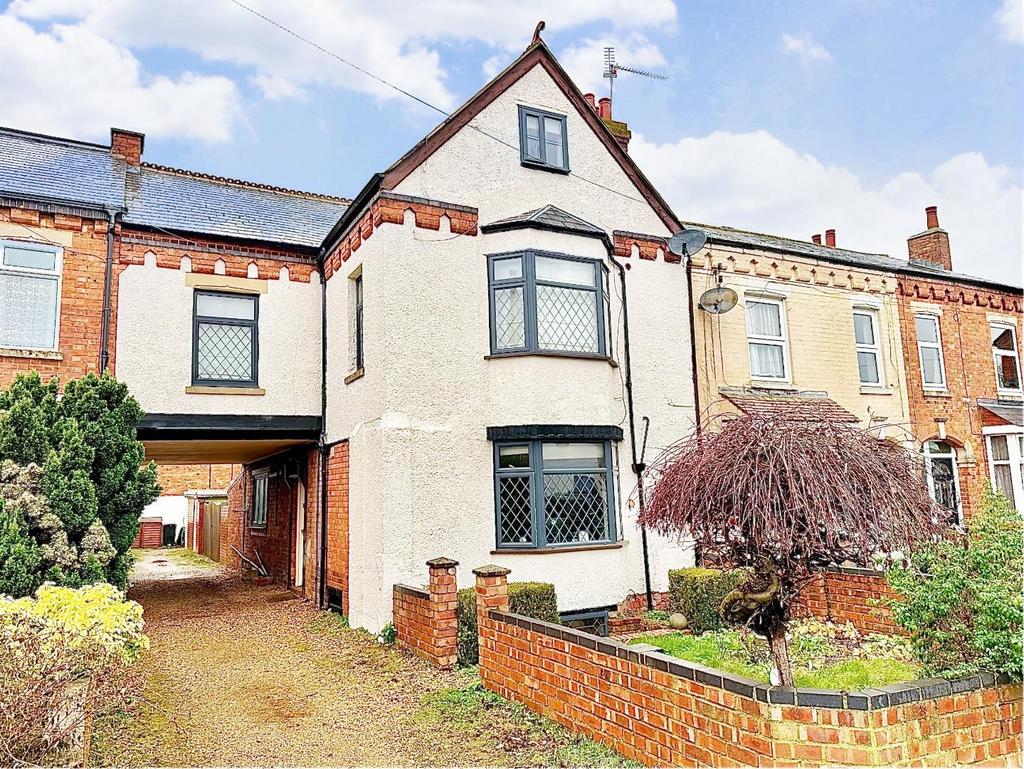 Northampton Road, Brixworth, Northamptonshire NN6 5 bed townhouse for