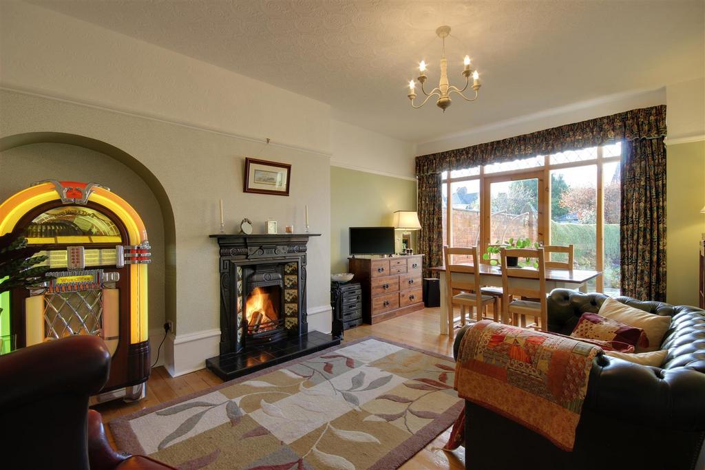 Dining/Sitting Room