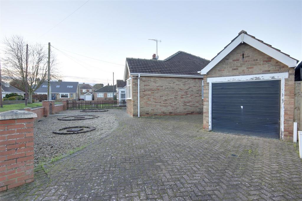 Front Garden &amp; Driveway