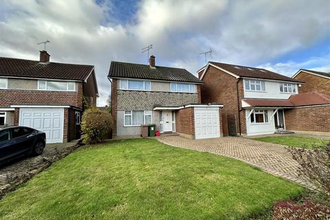 9 Lyndhurst Way, Hutton, Brentwood, CM13 2QZ