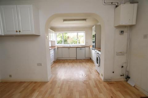 9 Lyndhurst Way, Hutton, Brentwood, CM13 2QZ