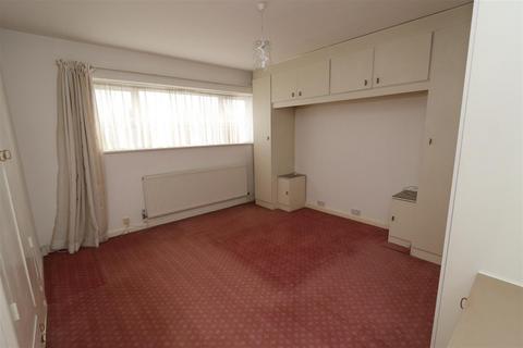 9 Lyndhurst Way, Hutton, Brentwood, CM13 2QZ
