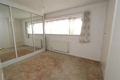 9 Lyndhurst Way, Hutton, Brentwood, CM13 2QZ
