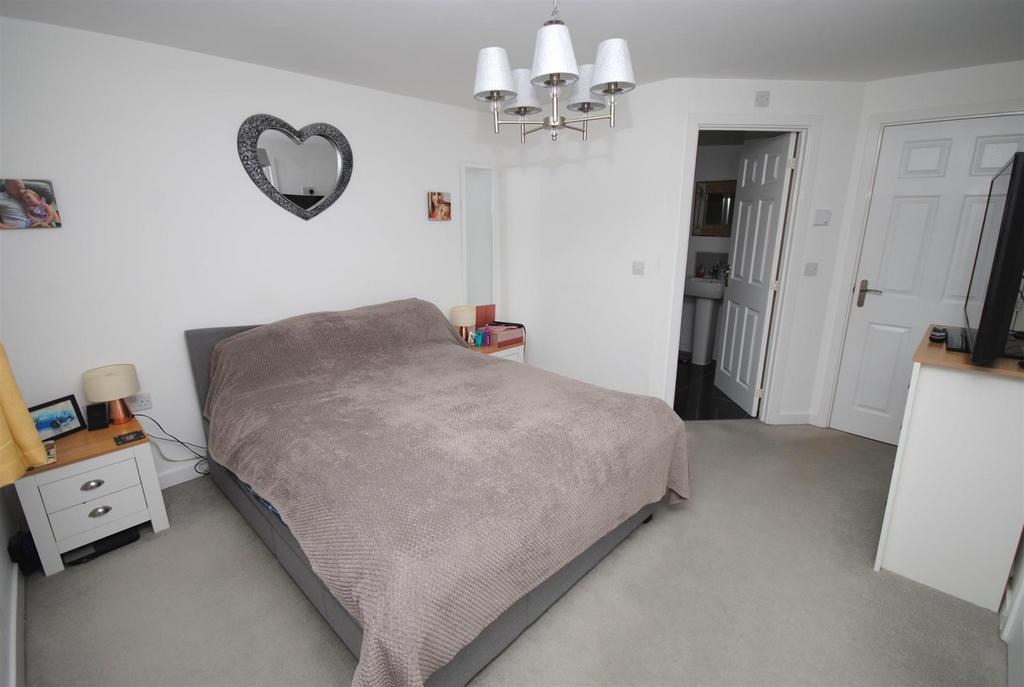 23bulaclosebed12.JPG