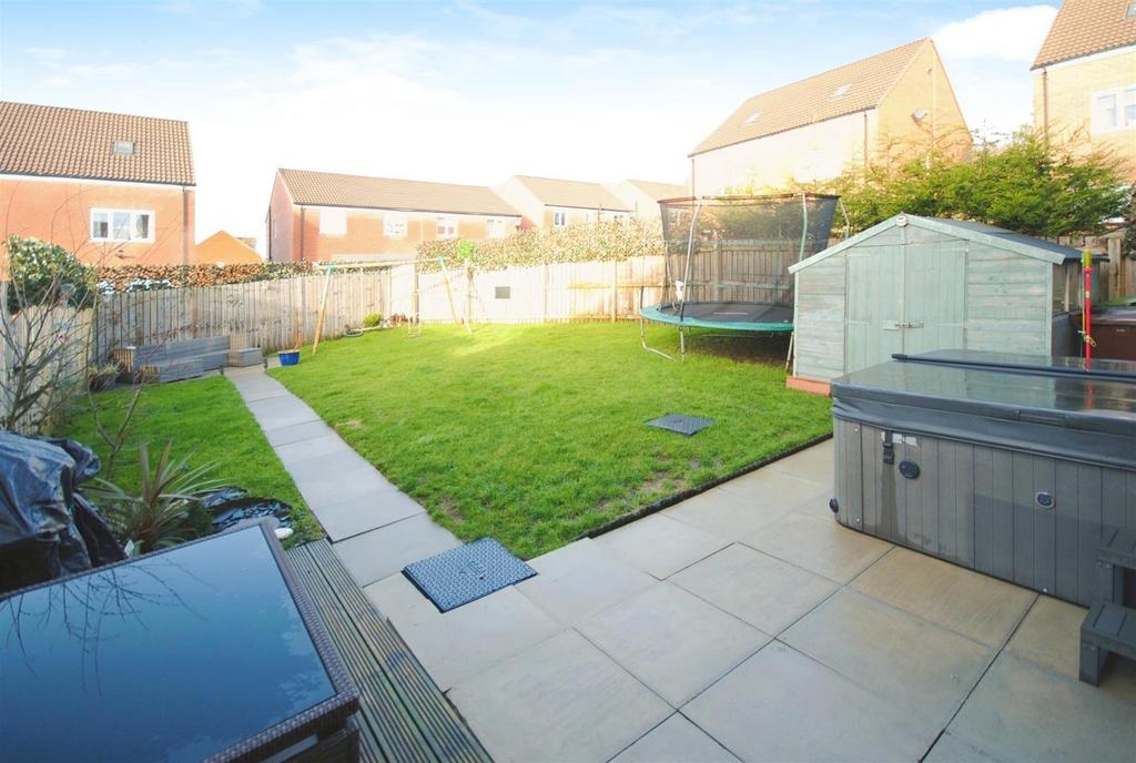 23bulaclosegarden.JPG