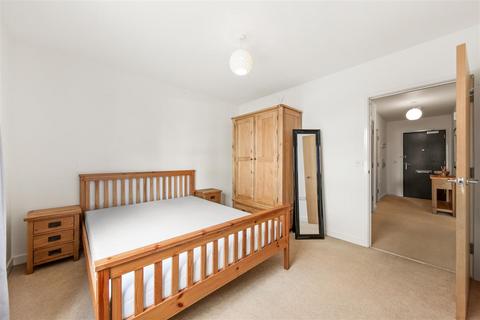 1 bedroom flat for sale, Lawrence Court, Acton W3