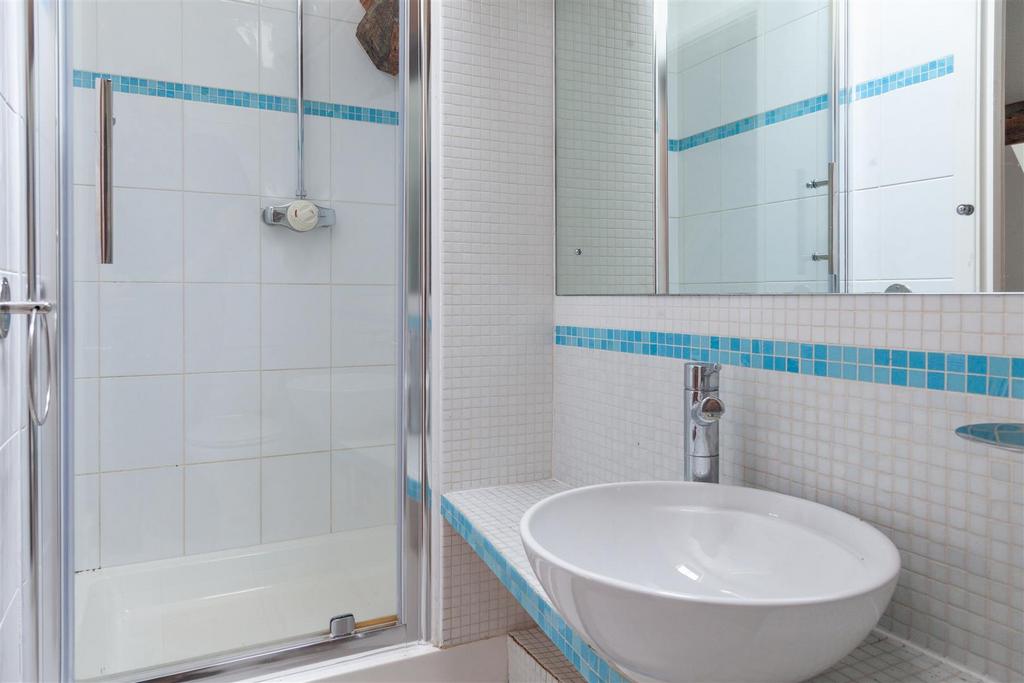 En Suite Shower Room 2.jpg