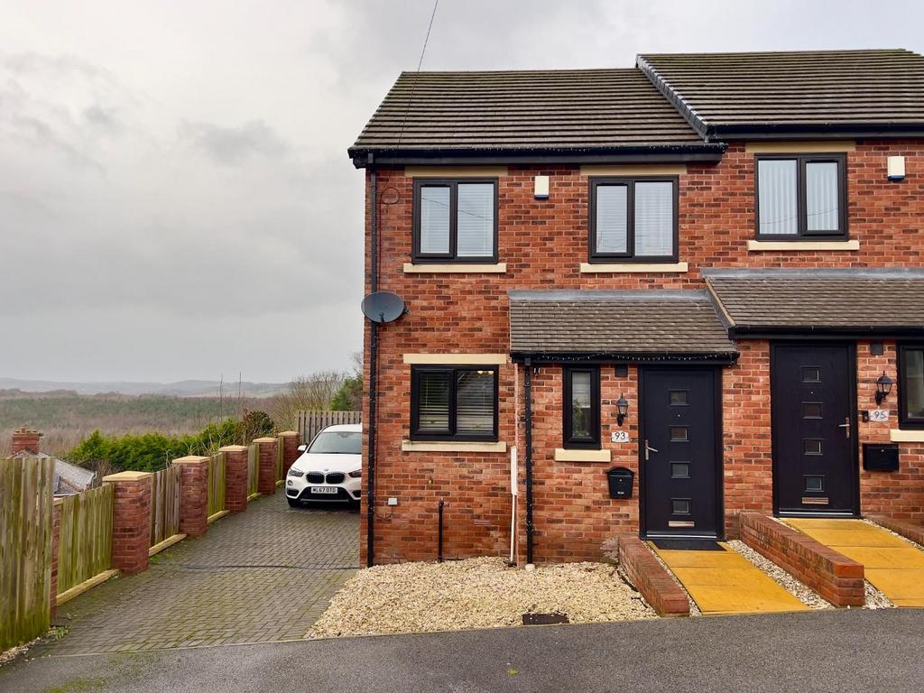 Worsbrough Road, Blacker Hill, Barnsley 3 bed semidetached house for